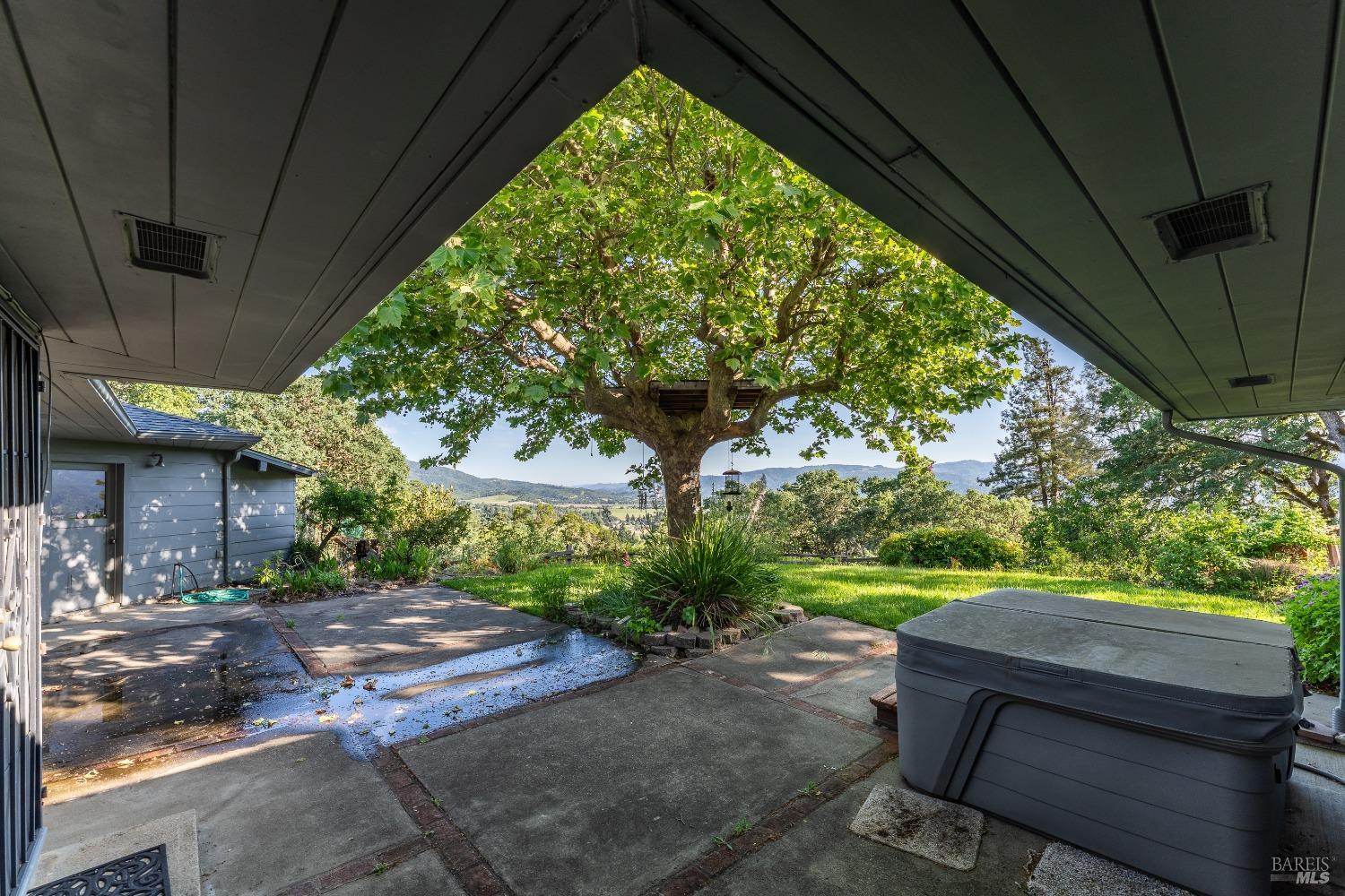 Detail Gallery Image 24 of 36 For 1851 Ridge Rd, Ukiah,  CA 95482 - 3 Beds | 3 Baths