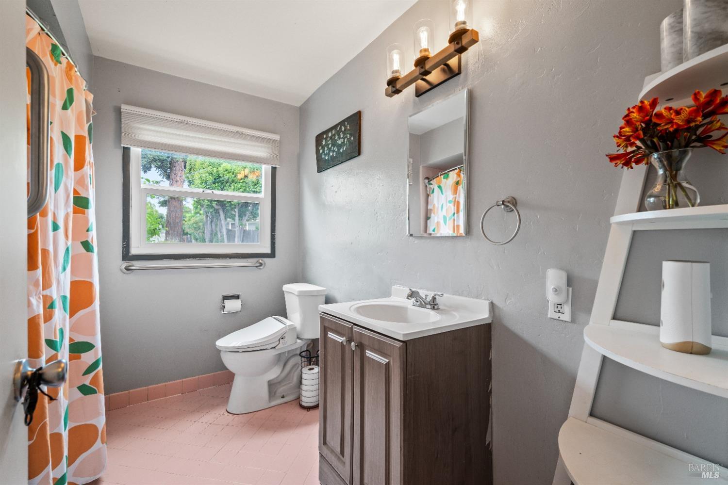 Del Mar Court, Vallejo, California image 18