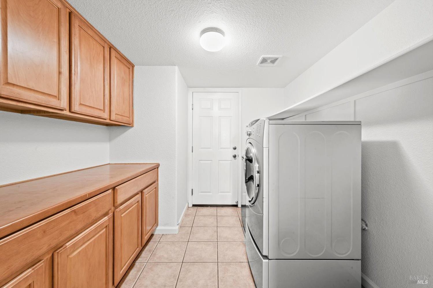Detail Gallery Image 24 of 63 For 525 Boone Dr, Vacaville,  CA 95687 - 6 Beds | 3 Baths
