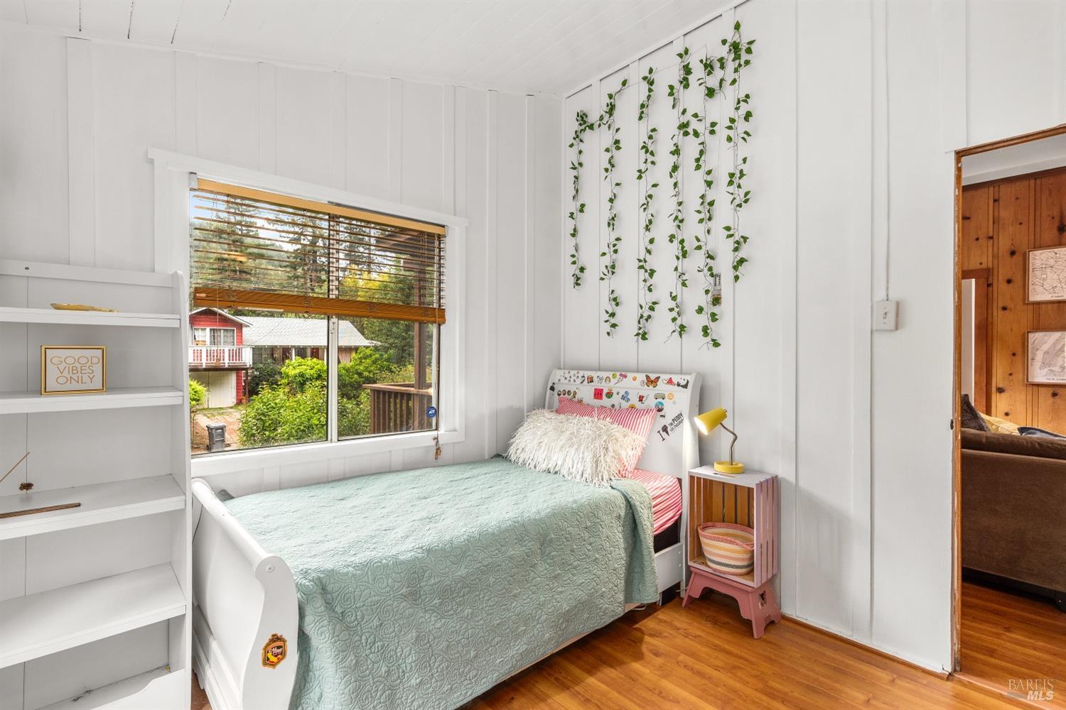 Detail Gallery Image 15 of 44 For 16635 Center Way, Guerneville,  CA 95446 - 3 Beds | 2/1 Baths