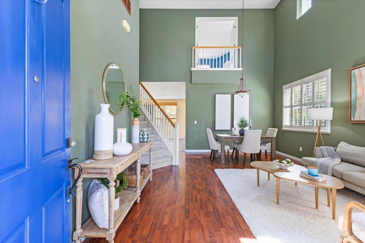 Detail Gallery Image 2 of 52 For 278 Windsor Dr, Petaluma,  CA 94952 - 4 Beds | 3 Baths