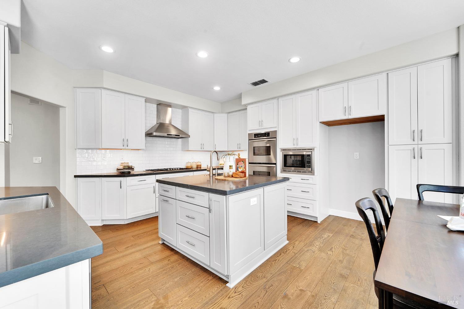 Detail Gallery Image 20 of 62 For 653 Robinson Way, Benicia,  CA 94510 - 5 Beds | 4 Baths