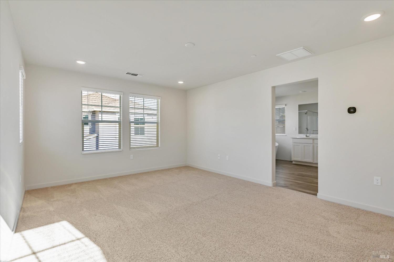 Detail Gallery Image 8 of 13 For 113 Clownfish St, Suisun City,  CA 94585 - 3 Beds | 2/1 Baths