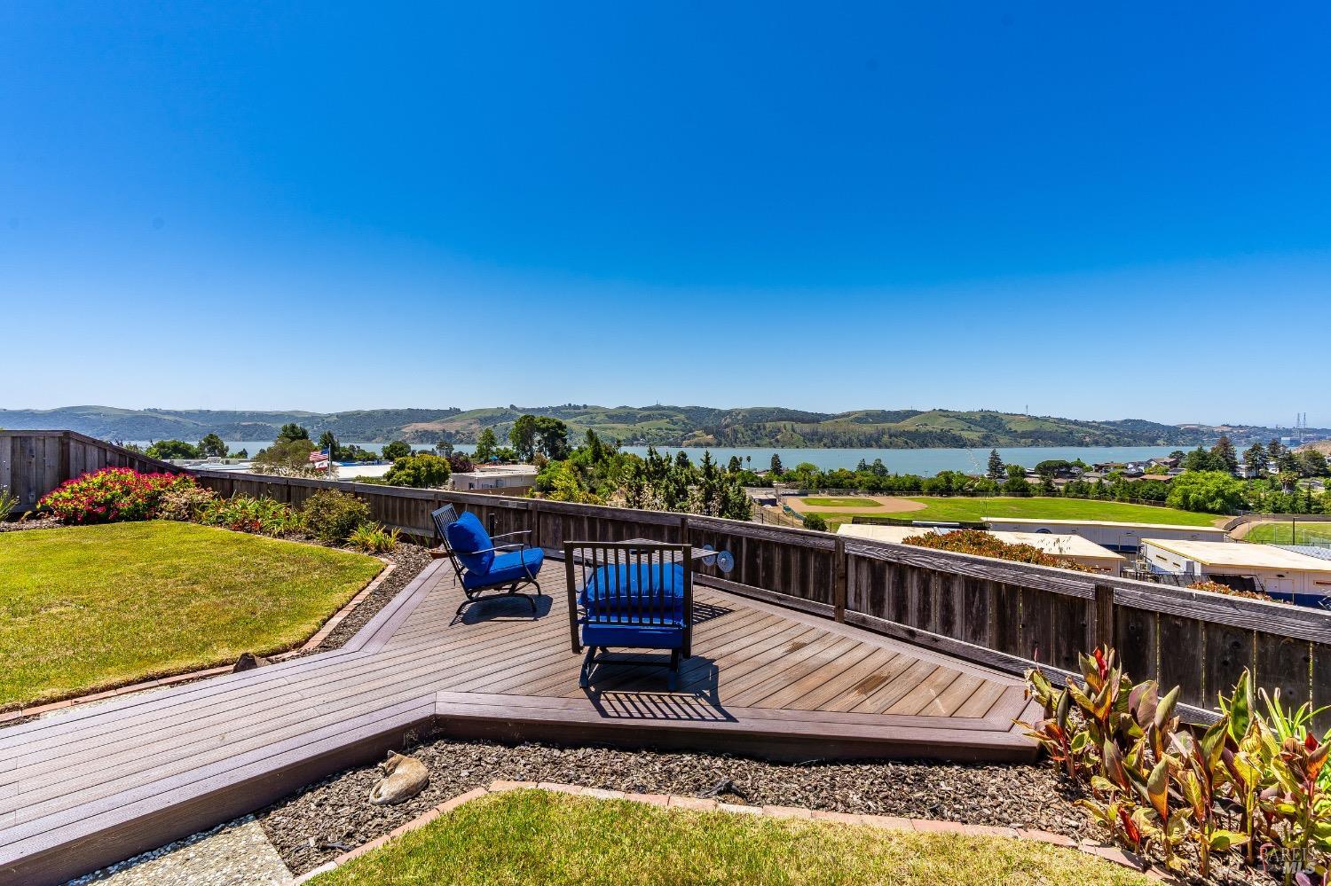 Detail Gallery Image 8 of 62 For 844 Corrigan Ct, Benicia,  CA 94510 - 3 Beds | 2 Baths