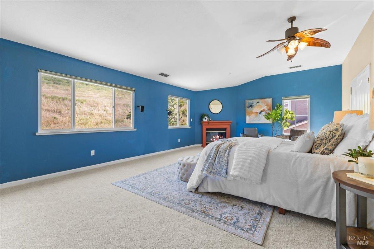 Detail Gallery Image 21 of 52 For 278 Windsor Dr, Petaluma,  CA 94952 - 4 Beds | 3 Baths