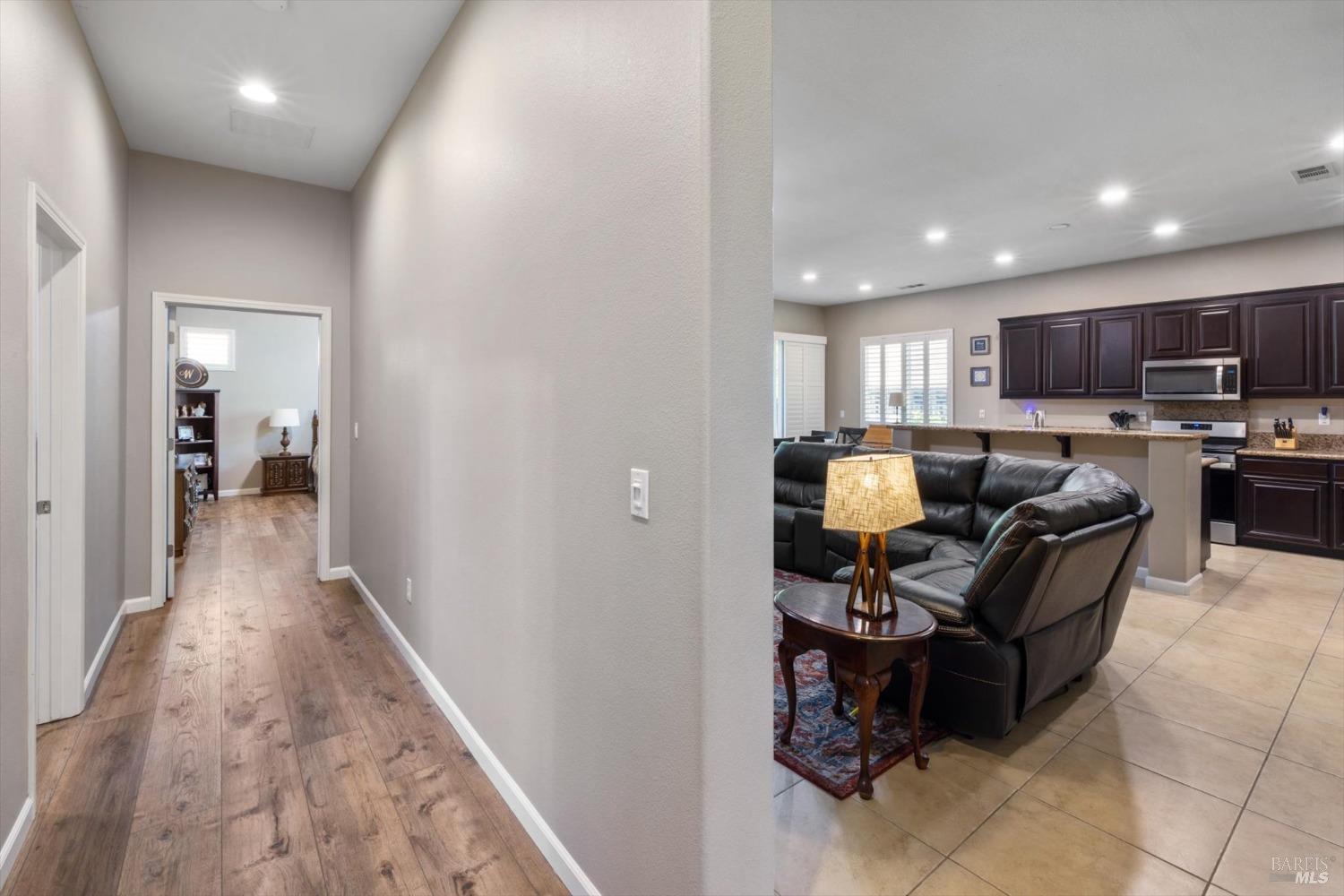 Detail Gallery Image 44 of 56 For 2085 Newcastle Dr, Vacaville,  CA 95687 - 4 Beds | 3 Baths