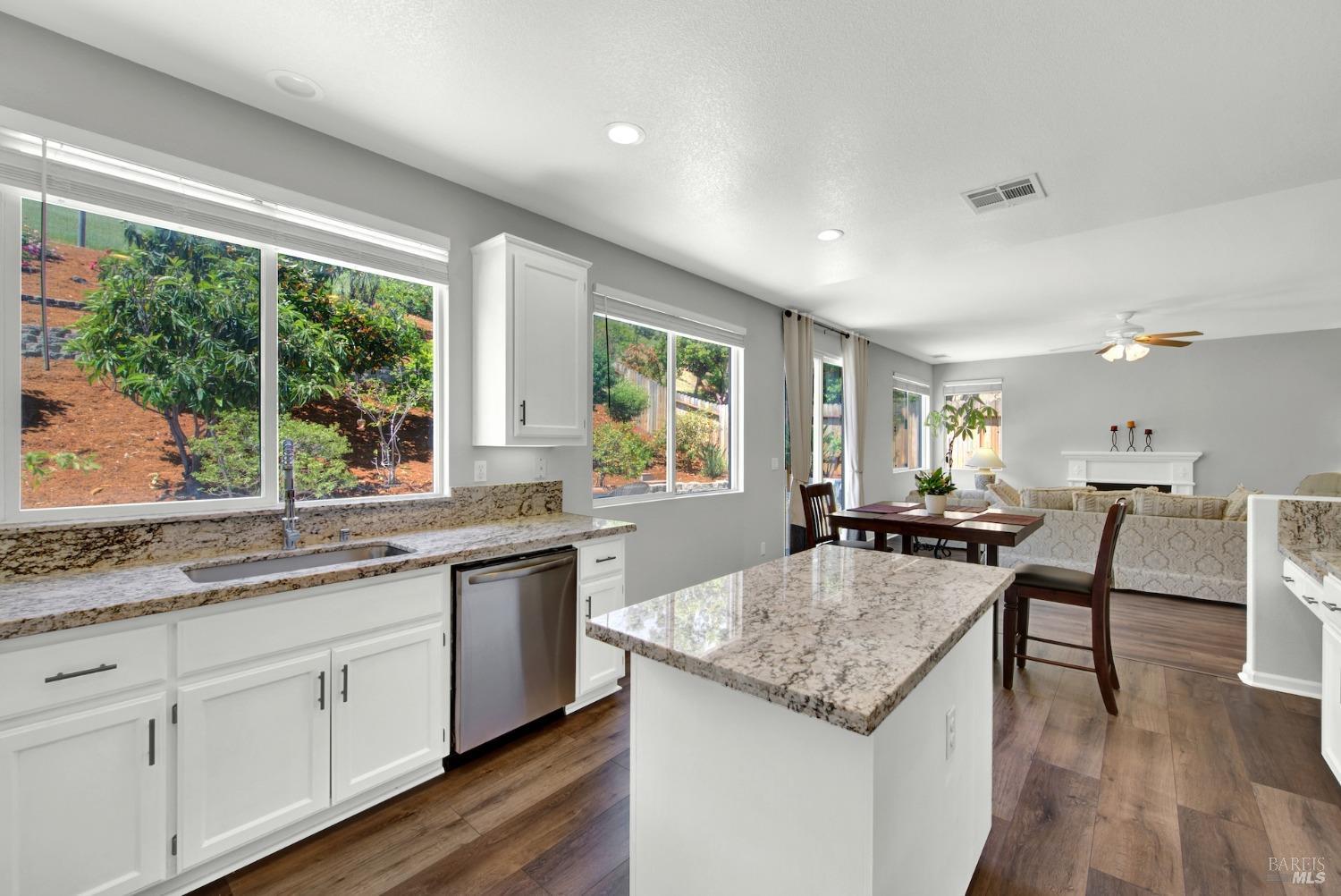 Detail Gallery Image 10 of 67 For 1917 Rollingwood Dr, Fairfield,  CA 94534 - 4 Beds | 2/1 Baths