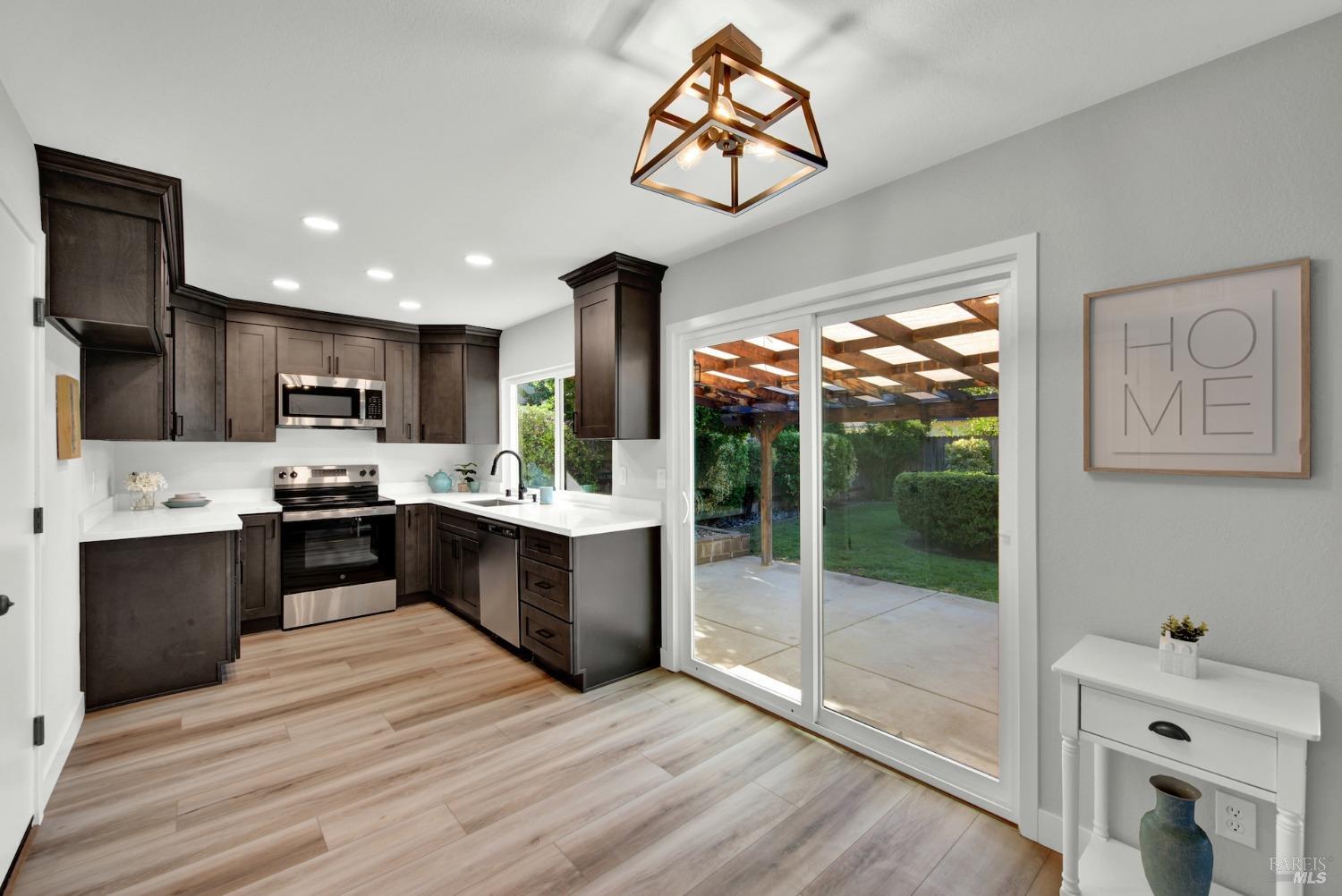 Detail Gallery Image 15 of 47 For 661 Berkeley Way, Fairfield,  CA 94533 - 4 Beds | 2 Baths