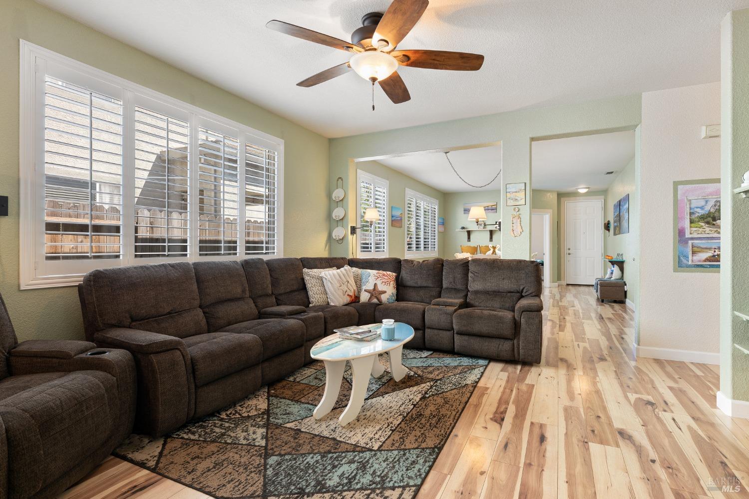 Detail Gallery Image 10 of 36 For 937 Pearwood Ct, Vacaville,  CA 95687 - 3 Beds | 2 Baths