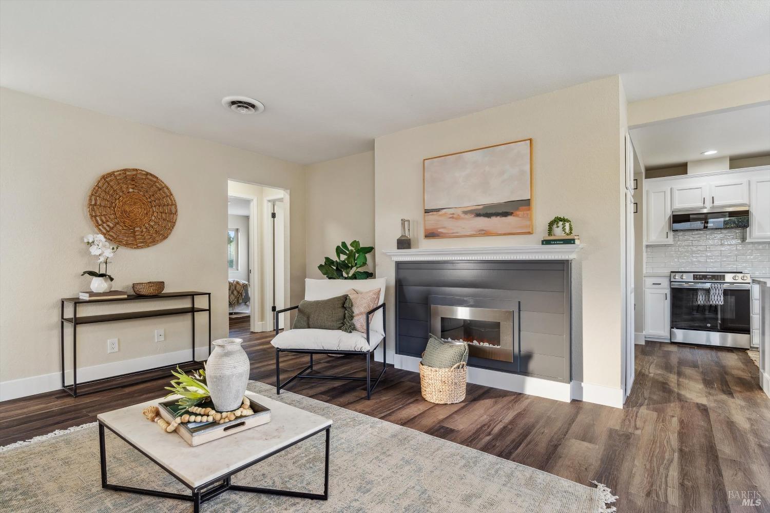 Detail Gallery Image 6 of 28 For 5258 El Mercado Pkwy, Santa Rosa,  CA 95403 - 2 Beds | 2 Baths