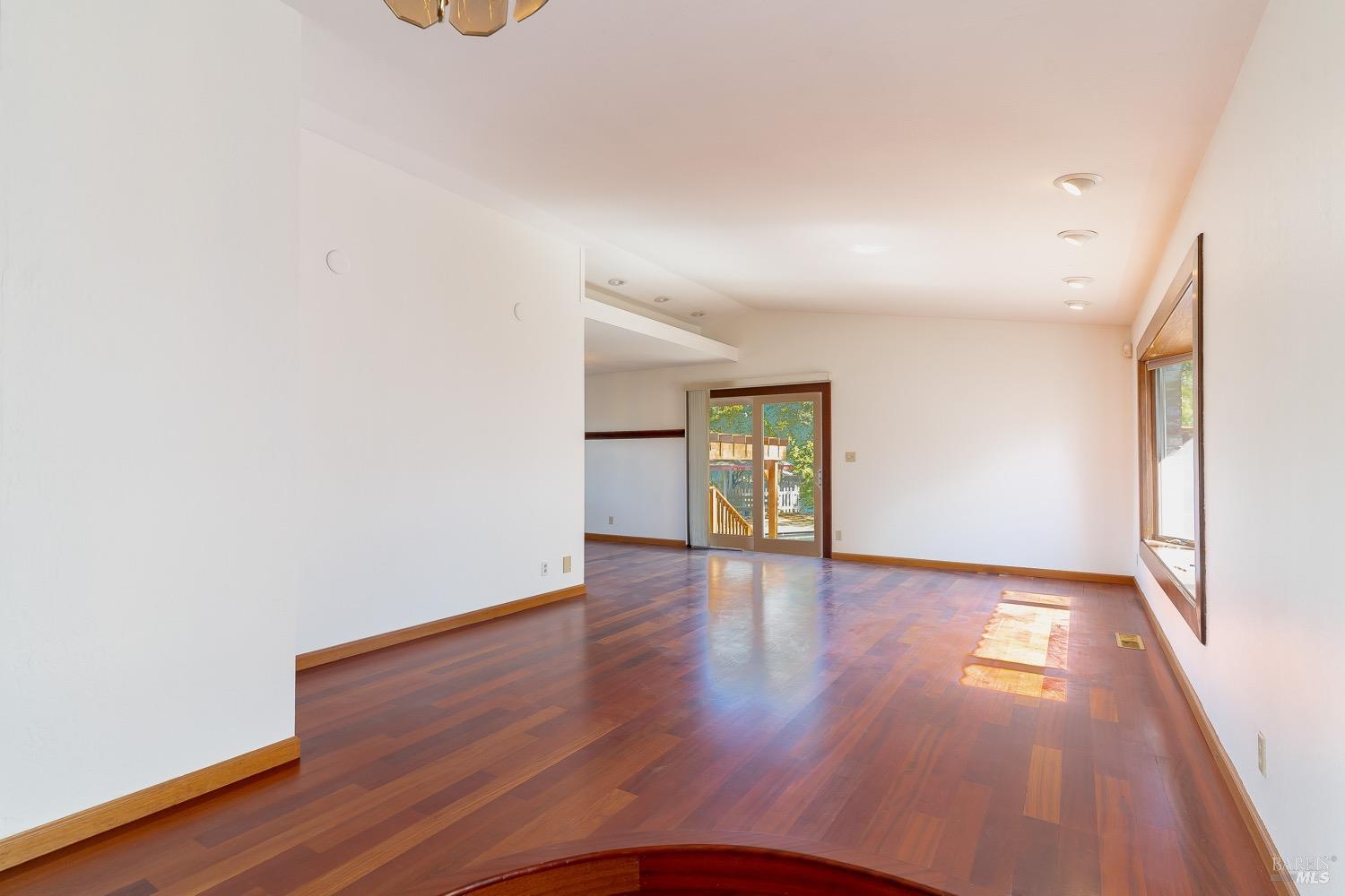 Detail Gallery Image 9 of 36 For 3756 Cano Ct, Napa,  CA 94558 - 4 Beds | 3/1 Baths