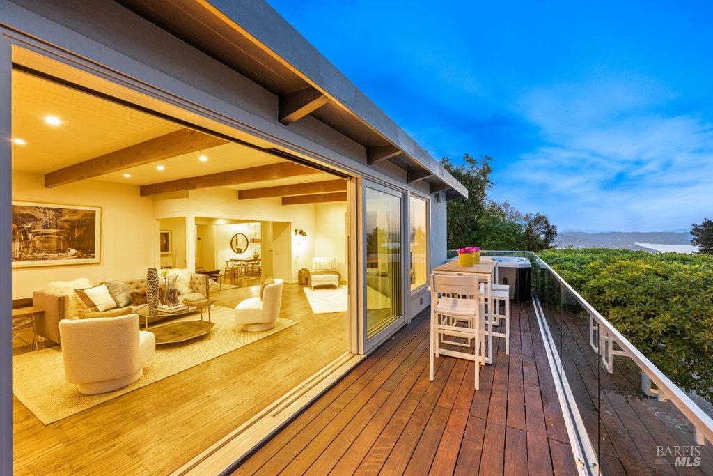 Detail Gallery Image 30 of 98 For 33 Wray Ave, Sausalito,  CA 94965 - 3 Beds | 2 Baths