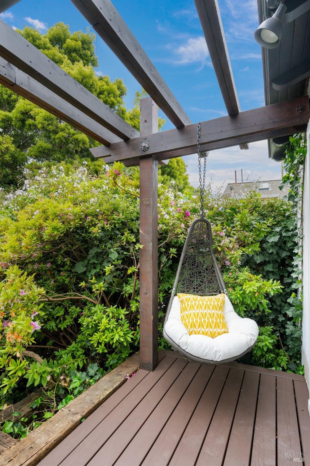 Detail Gallery Image 77 of 98 For 33 Wray Ave, Sausalito,  CA 94965 - 3 Beds | 2 Baths