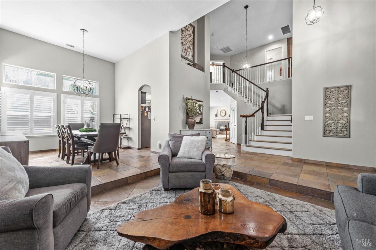 Detail Gallery Image 9 of 55 For 319 Birchwood Ct, Vacaville,  CA 95688 - 4 Beds | 2/1 Baths