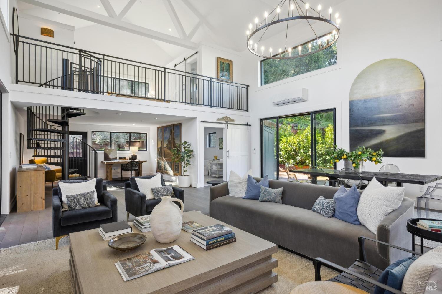 Detail Gallery Image 8 of 39 For 303 Bodega Ave, Petaluma,  CA 94952 - 2 Beds | 3 Baths