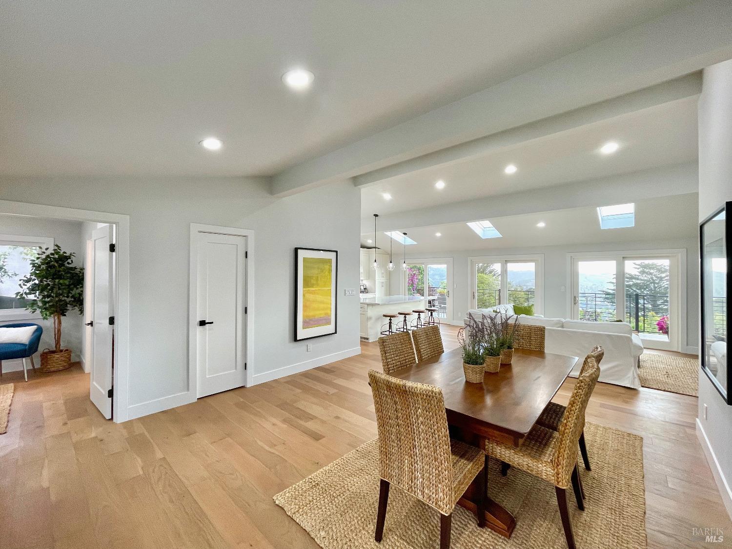 Detail Gallery Image 5 of 66 For 39 Midway Ave, Mill Valley,  CA 94941 - 5 Beds | 3 Baths
