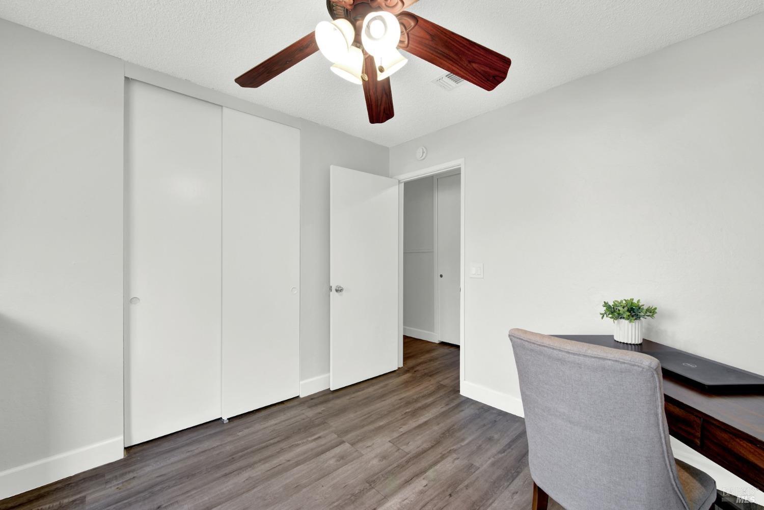 Detail Gallery Image 29 of 60 For 1199 Creekside Dr, Vacaville,  CA 95687 - 4 Beds | 2 Baths