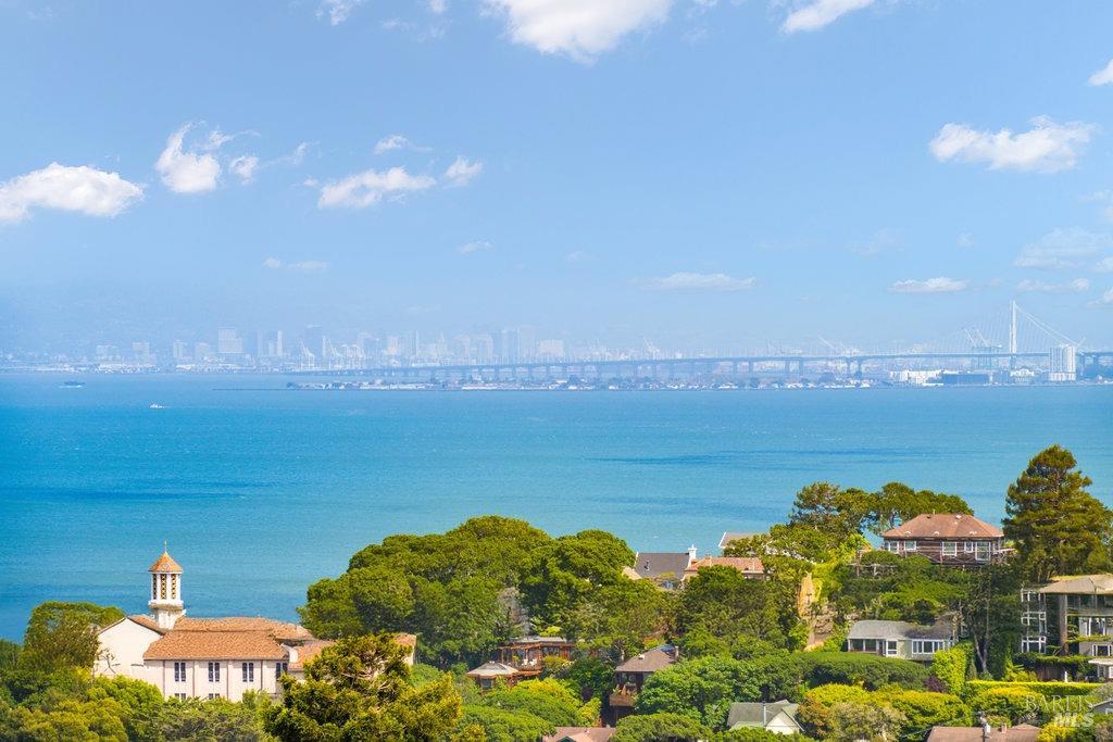 Detail Gallery Image 41 of 98 For 33 Wray Ave, Sausalito,  CA 94965 - 3 Beds | 2 Baths