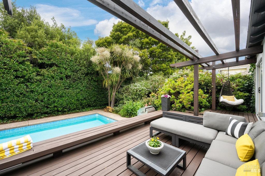 Detail Gallery Image 75 of 98 For 33 Wray Ave, Sausalito,  CA 94965 - 3 Beds | 2 Baths