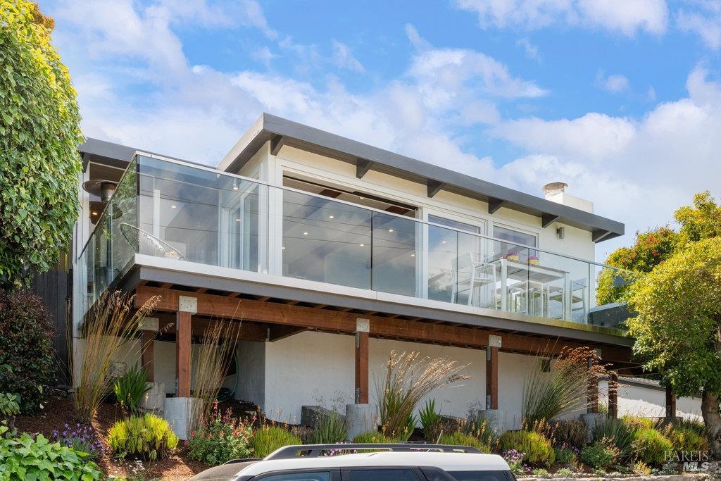 Detail Gallery Image 19 of 98 For 33 Wray Ave, Sausalito,  CA 94965 - 3 Beds | 2 Baths