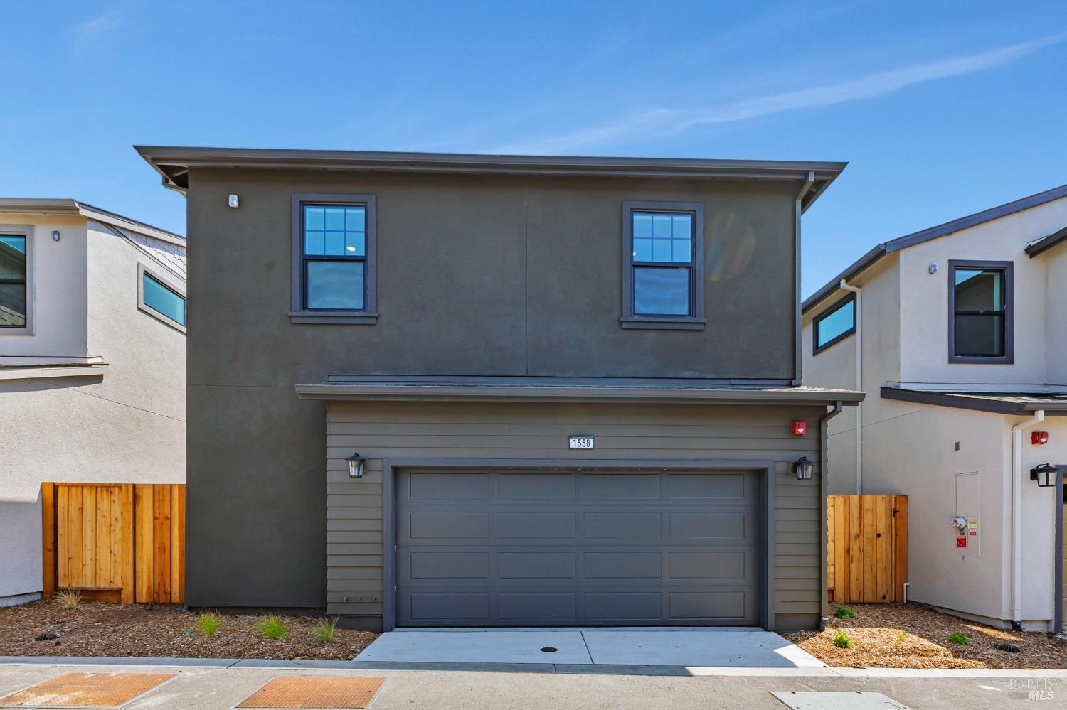 Detail Gallery Image 9 of 10 For 1558 Waterside Ln, Rohnert Park,  CA 94928 - 3 Beds | 2 Baths