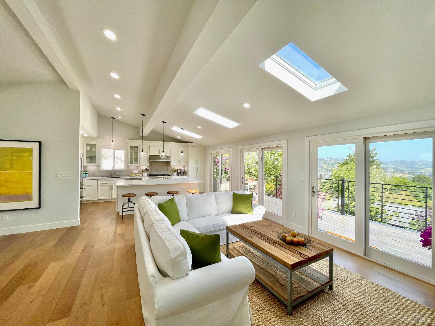 Detail Gallery Image 12 of 66 For 39 Midway Ave, Mill Valley,  CA 94941 - 5 Beds | 3 Baths