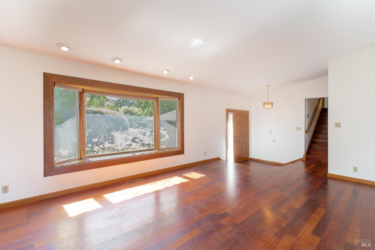 Detail Gallery Image 7 of 36 For 3756 Cano Ct, Napa,  CA 94558 - 4 Beds | 3/1 Baths