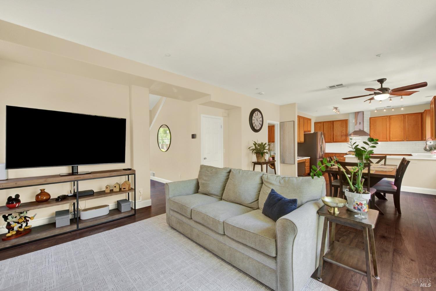 Detail Gallery Image 12 of 66 For 4564 Stillson St, Napa,  CA 94558 - 3 Beds | 2/1 Baths