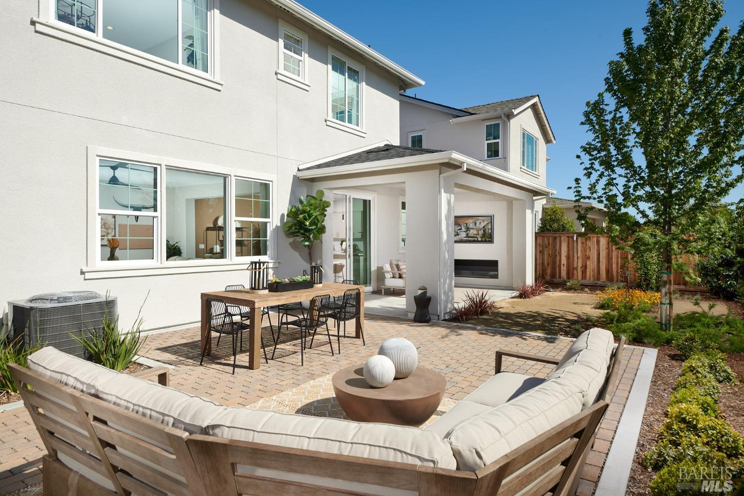 Detail Gallery Image 5 of 5 For 2787 Sassy St, Santa Rosa,  CA 95407 - 4 Beds | 3 Baths