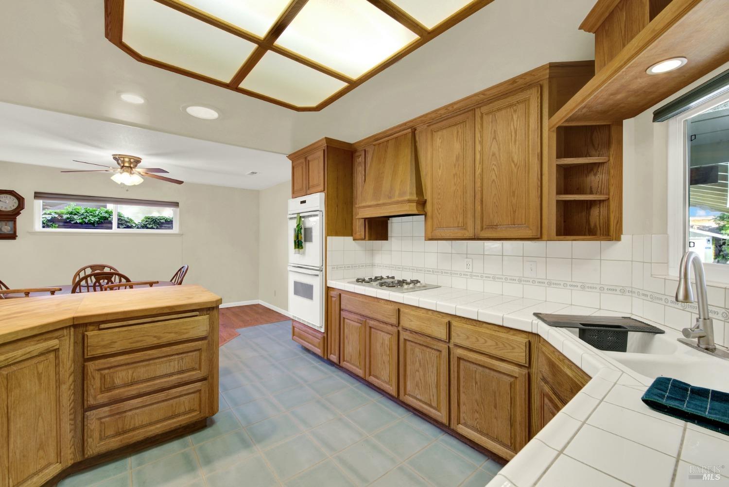 Detail Gallery Image 9 of 37 For 519 Westwood Ct, Vacaville,  CA 95688 - 3 Beds | 2 Baths