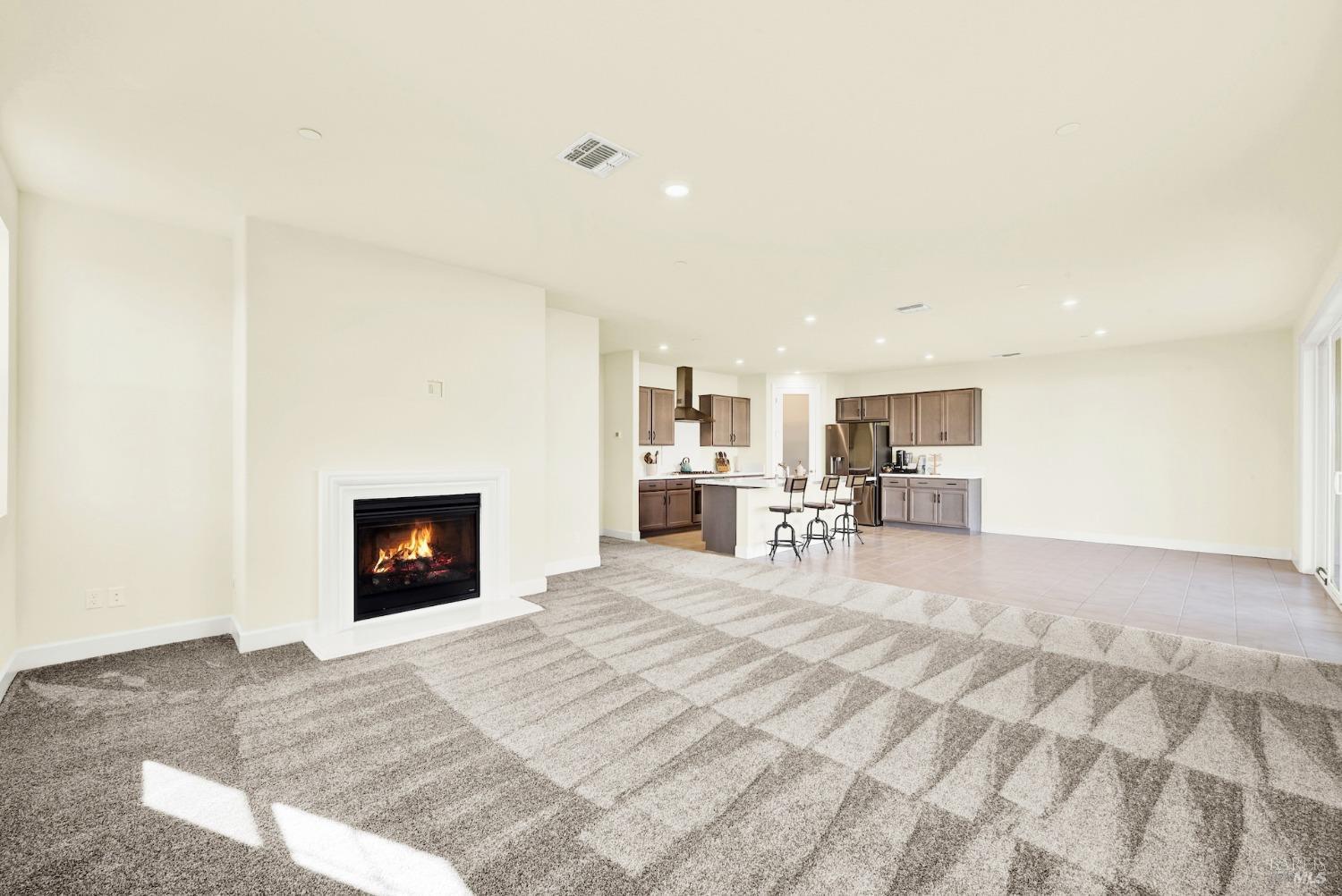 Detail Gallery Image 10 of 47 For 1565 Halsey Ct, Dixon,  CA 95620 - 4 Beds | 3 Baths