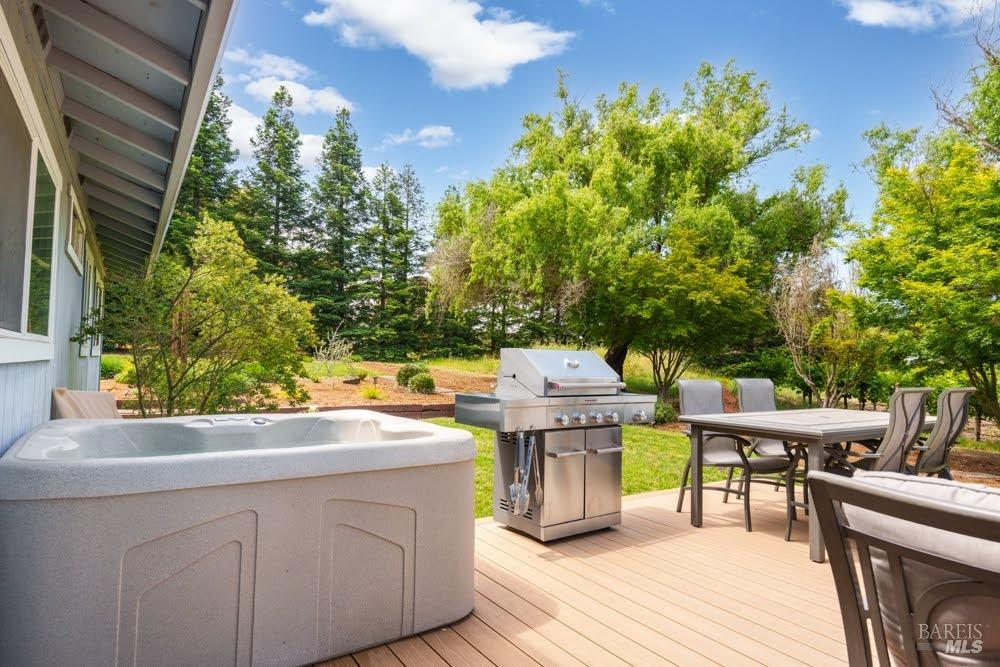 Detail Gallery Image 12 of 82 For 725 Lytton Station Rd, Healdsburg,  CA 95448 - 7 Beds | 5 Baths