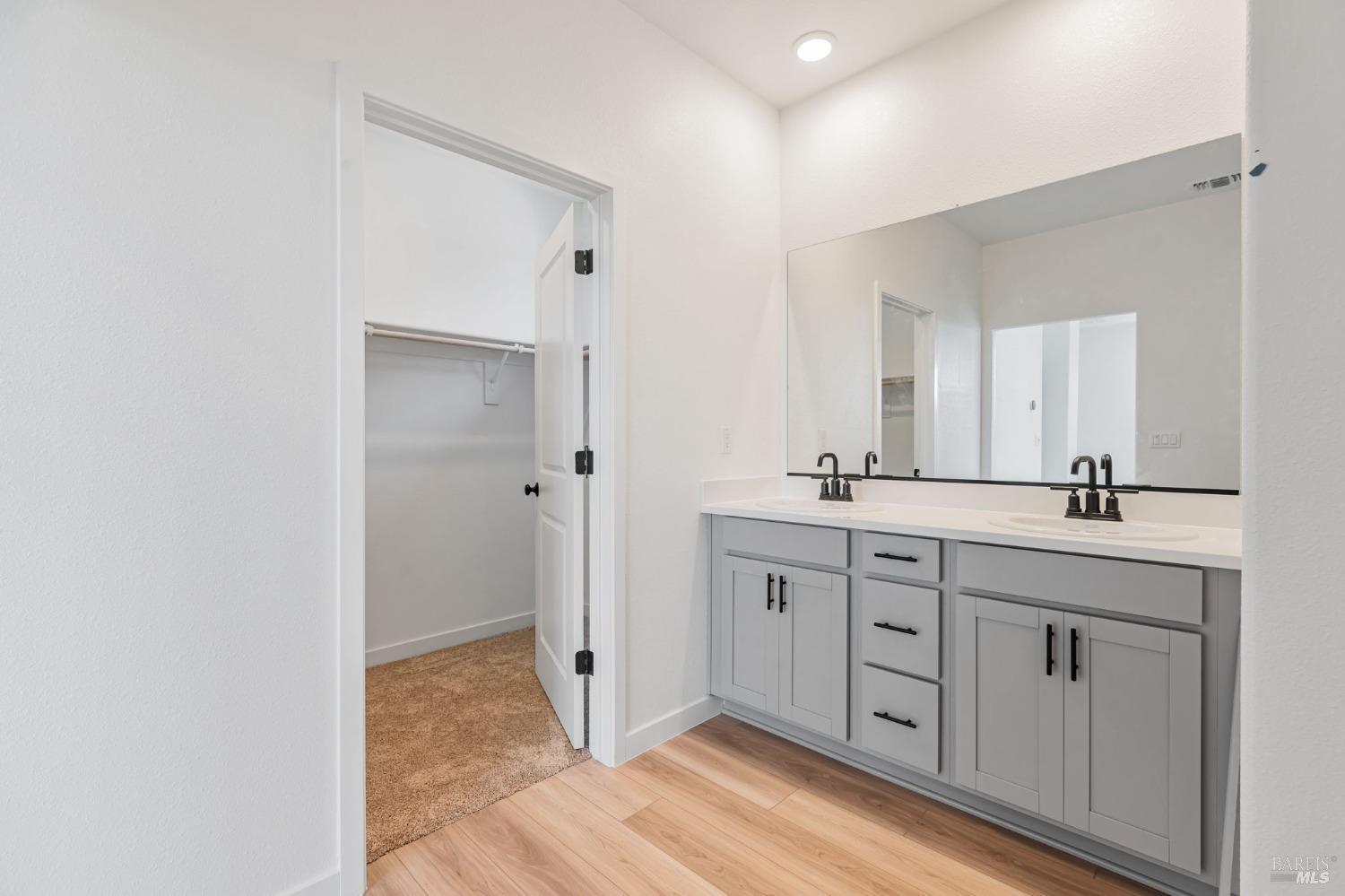 Detail Gallery Image 7 of 12 For 1562 Waterside Ln, Rohnert Park,  CA 94928 - 3 Beds | 2/1 Baths