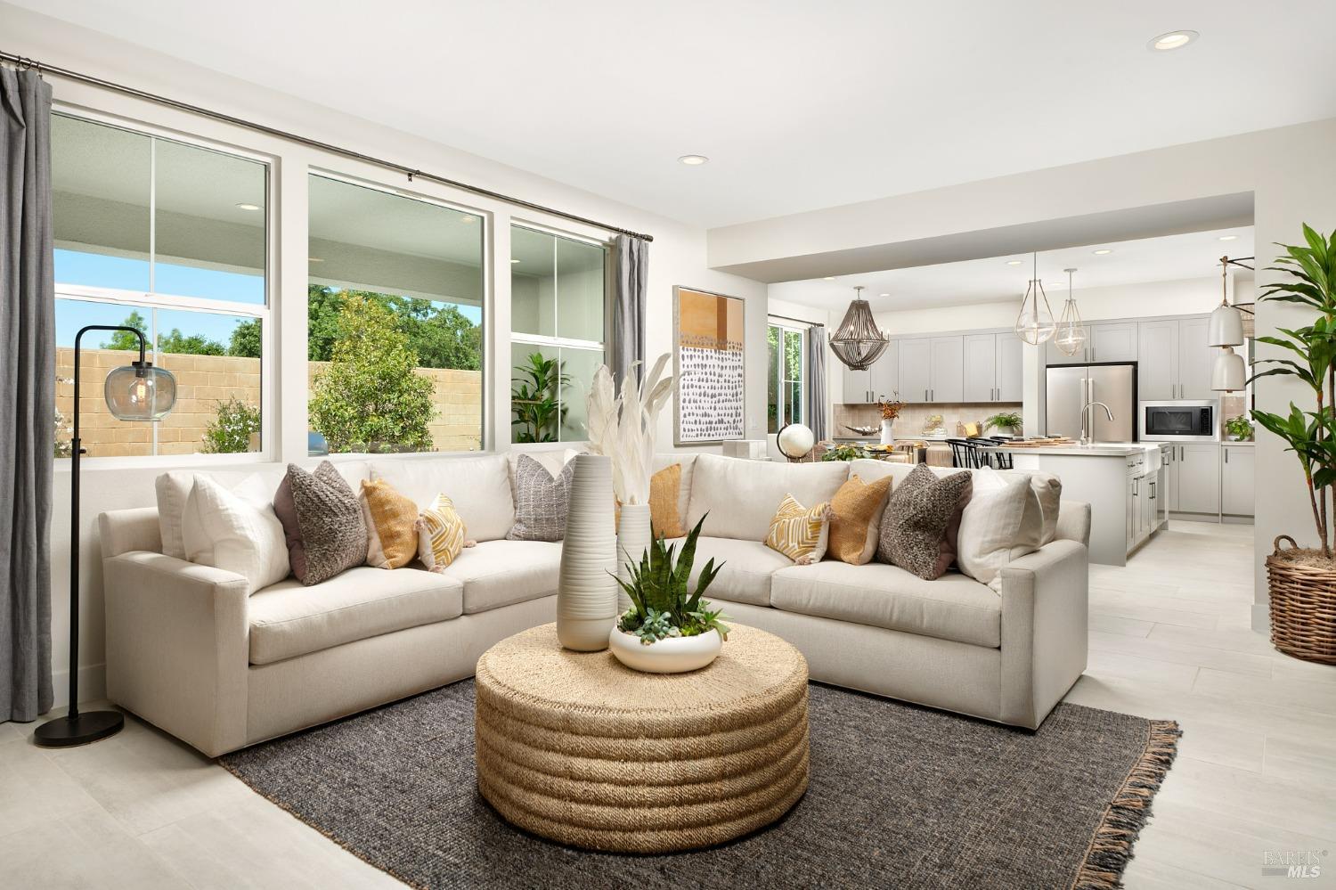 Detail Gallery Image 2 of 5 For 2799 Sassy St, Santa Rosa,  CA 95407 - 4 Beds | 3 Baths