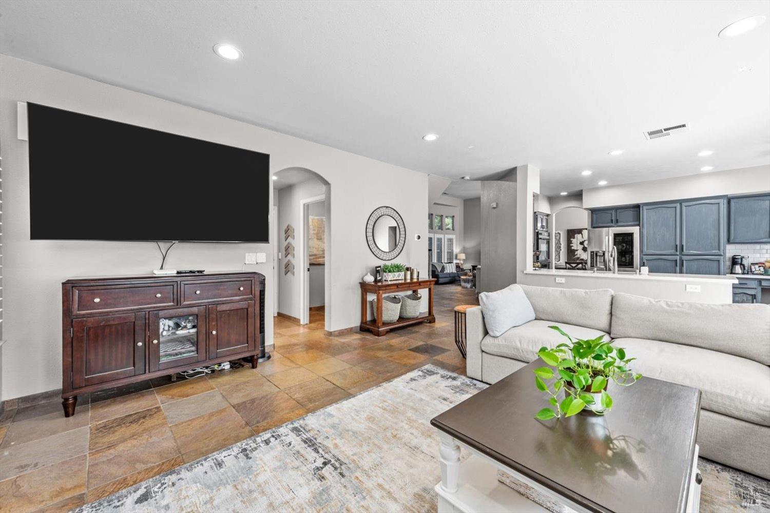 Detail Gallery Image 22 of 55 For 319 Birchwood Ct, Vacaville,  CA 95688 - 4 Beds | 2/1 Baths