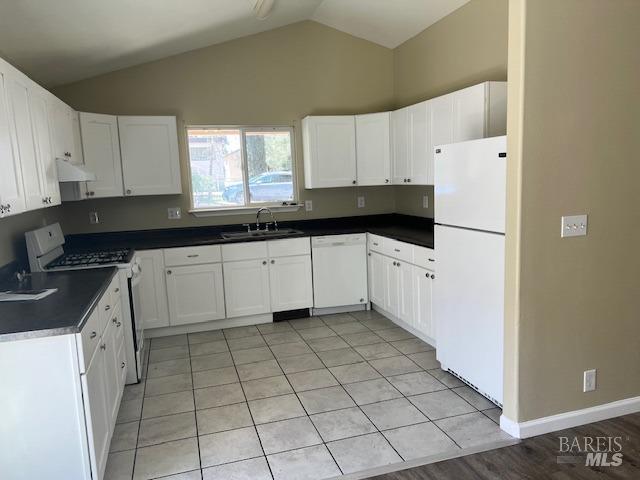 Detail Gallery Image 5 of 14 For 16214 33rd Ave, Clearlake,  CA 95422 - 3 Beds | 2 Baths