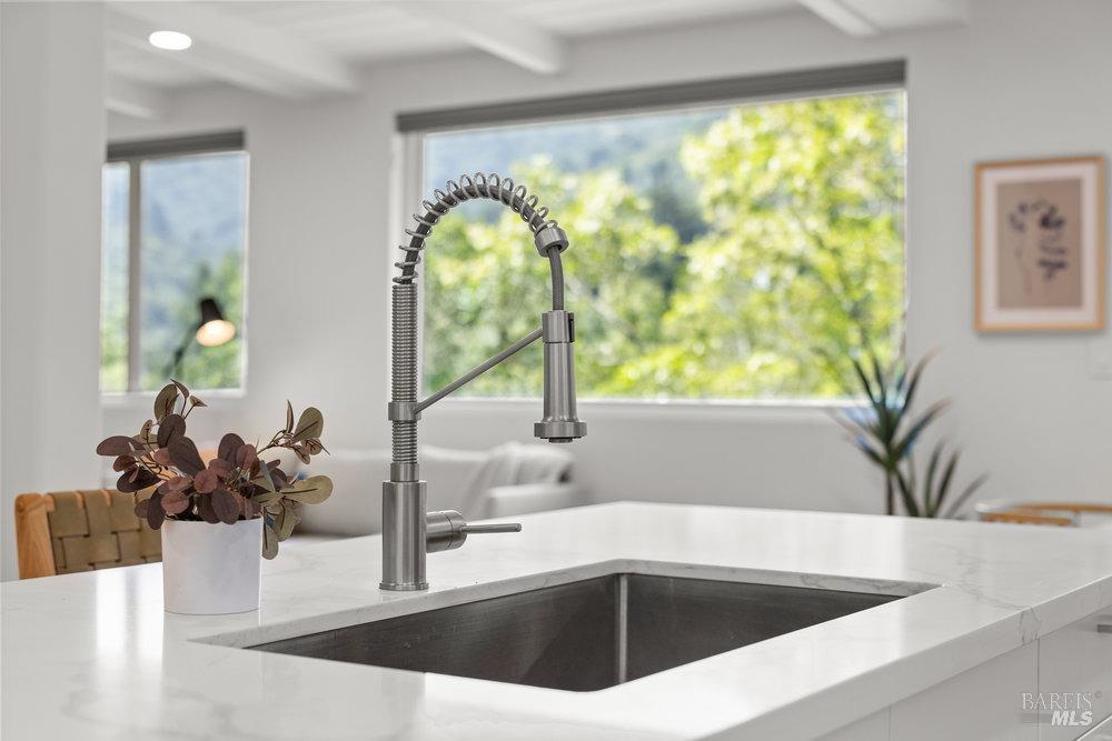 Detail Gallery Image 10 of 54 For 622 Eastwood Way, Mill Valley,  CA 94941 - 2 Beds | 1/1 Baths