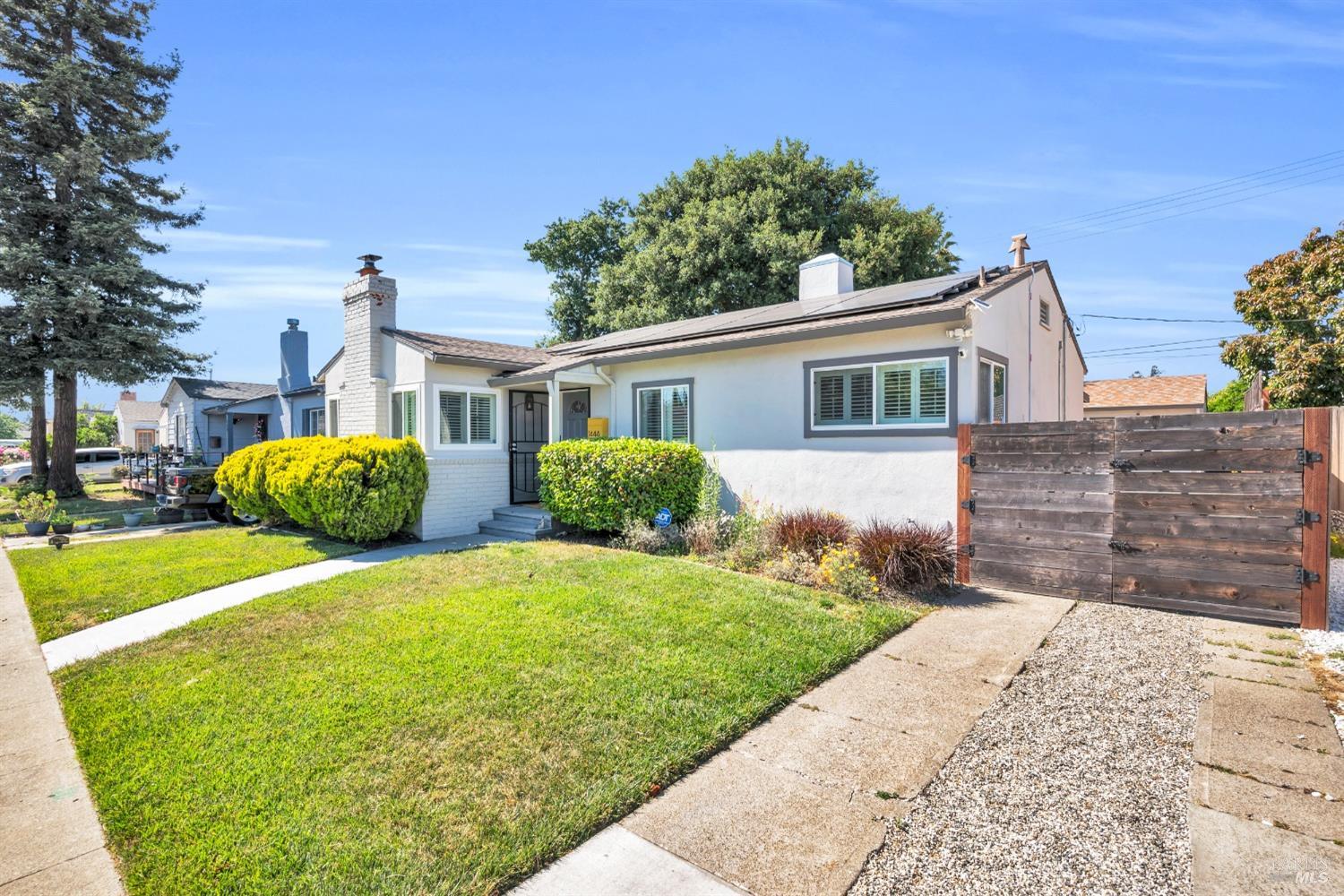 Detail Gallery Image 2 of 29 For 1444 Ohio St, Vallejo,  CA 94590 - 3 Beds | 2 Baths