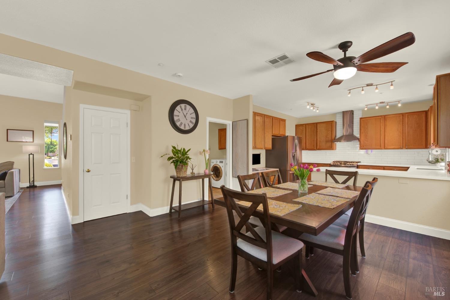 Detail Gallery Image 17 of 66 For 4564 Stillson St, Napa,  CA 94558 - 3 Beds | 2/1 Baths