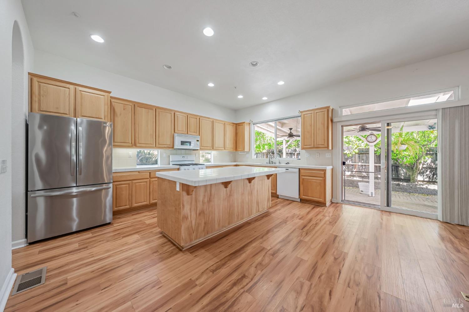 Detail Gallery Image 10 of 55 For 112 Syrah Ct, Cloverdale,  CA 95425 - 3 Beds | 2 Baths