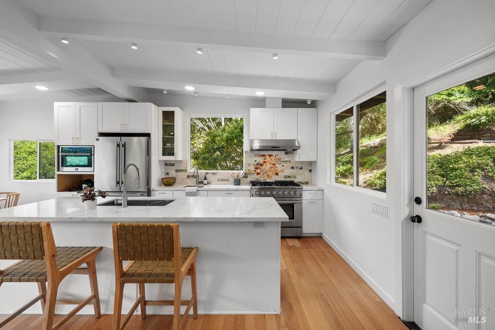 Detail Gallery Image 6 of 54 For 622 Eastwood Way, Mill Valley,  CA 94941 - 2 Beds | 1/1 Baths