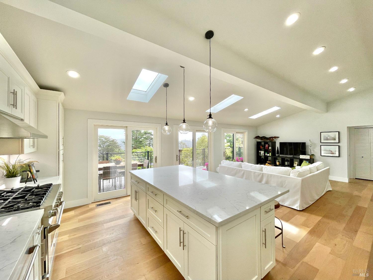 Detail Gallery Image 22 of 66 For 39 Midway Ave, Mill Valley,  CA 94941 - 5 Beds | 3 Baths