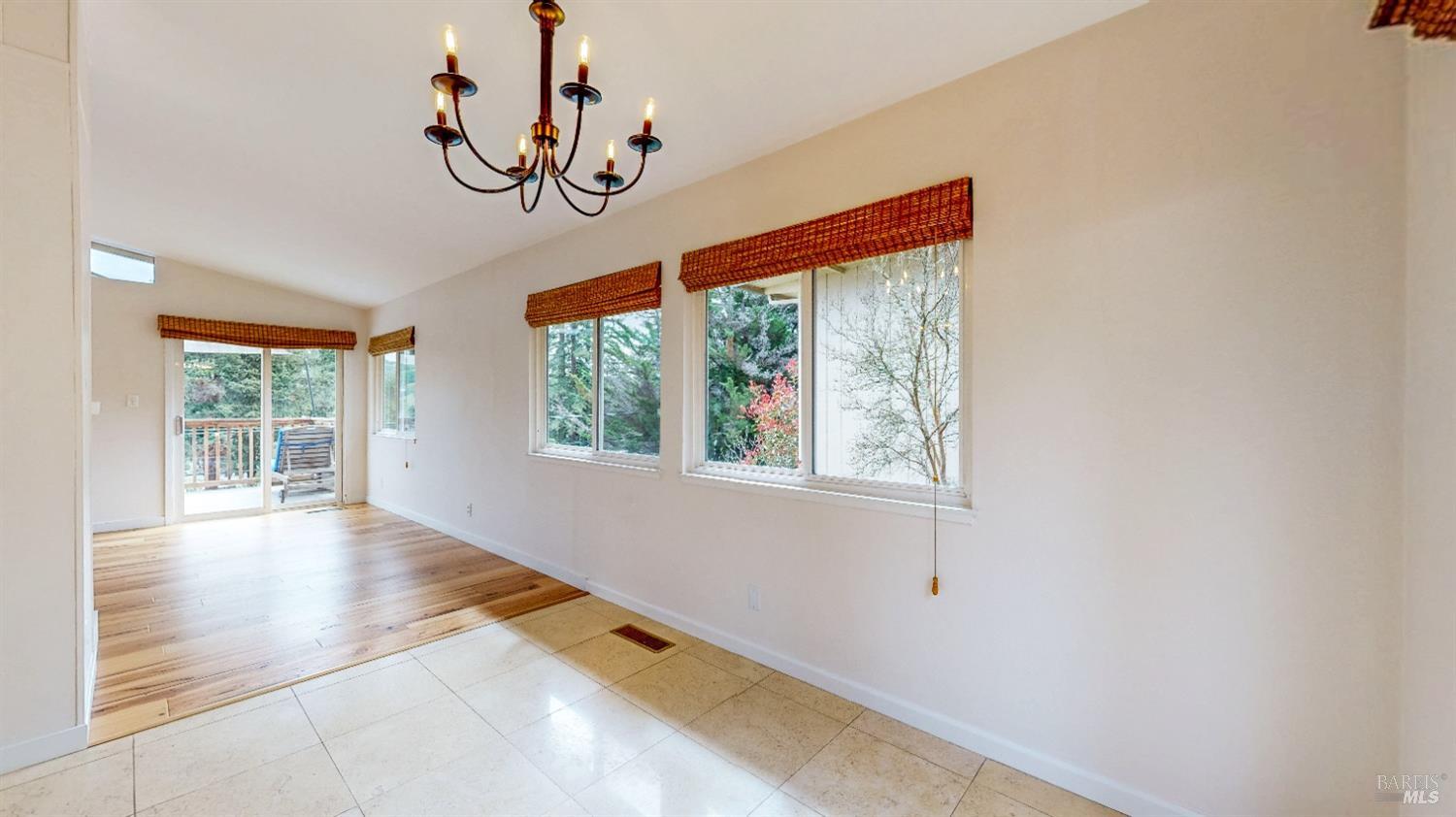 Detail Gallery Image 11 of 62 For 2061 Woodside Dr, Santa Rosa,  CA 95404 - 3 Beds | 2 Baths