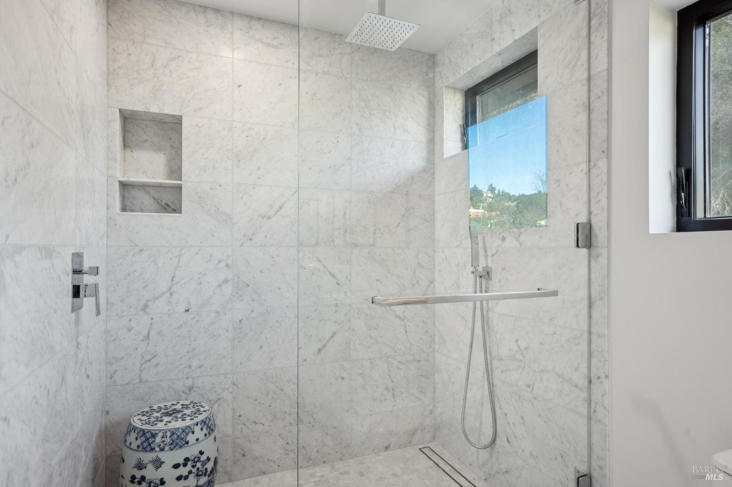 Detail Gallery Image 19 of 39 For 303 Bodega Ave, Petaluma,  CA 94952 - 2 Beds | 3 Baths