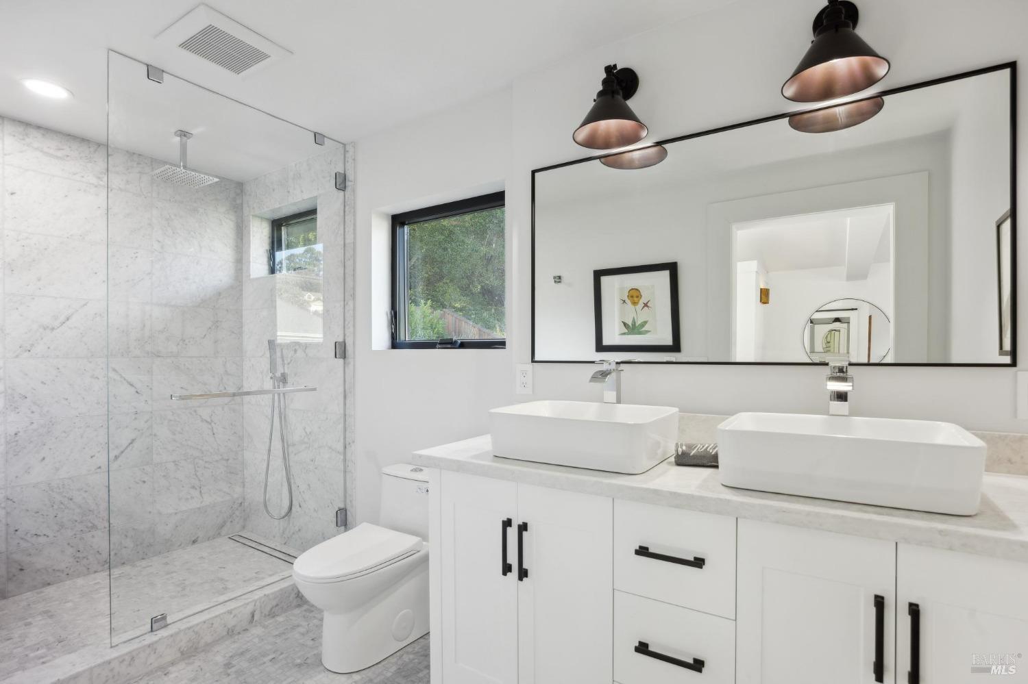 Detail Gallery Image 18 of 39 For 303 Bodega Ave, Petaluma,  CA 94952 - 2 Beds | 3 Baths