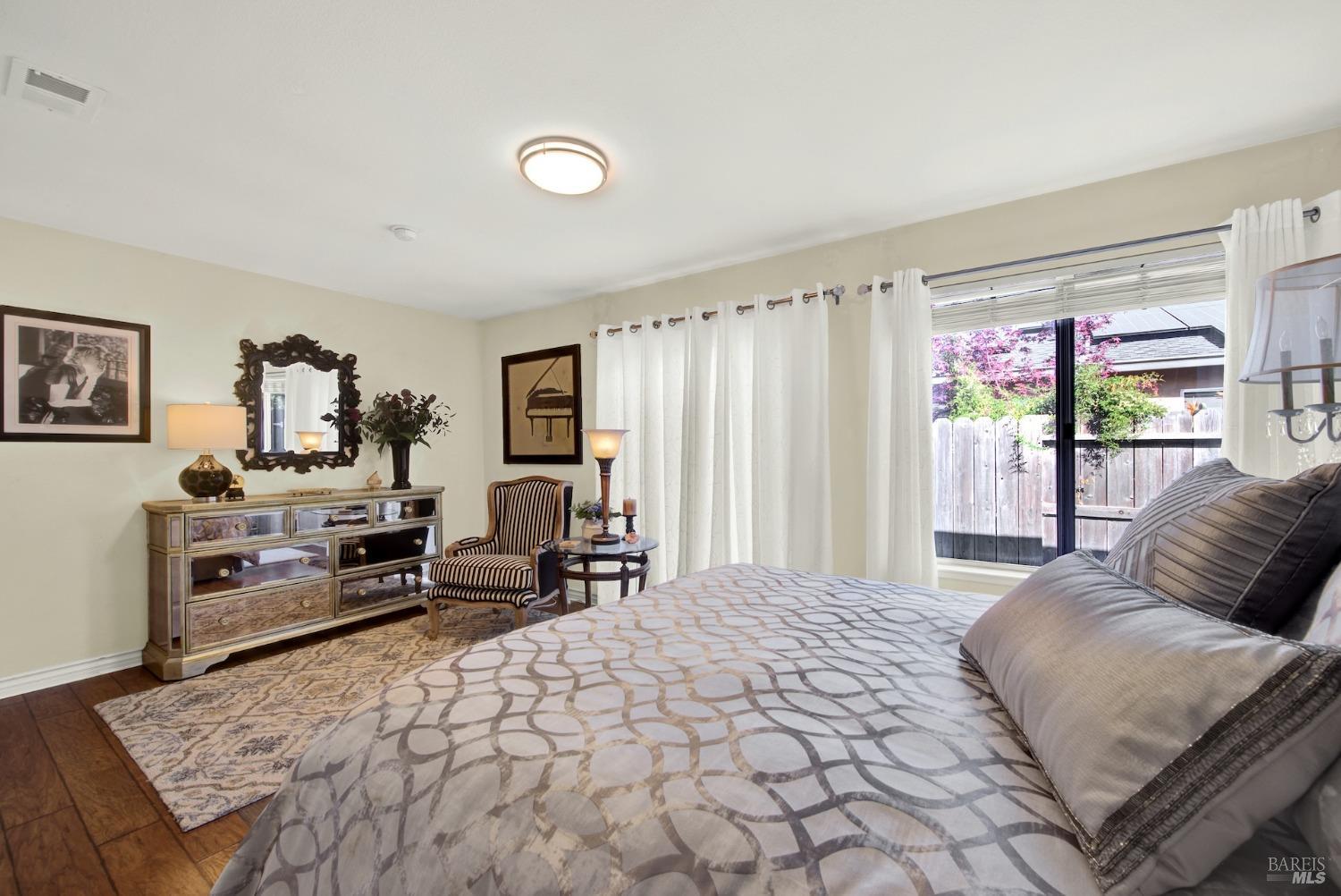 Detail Gallery Image 21 of 30 For 262 N Alamo Dr, Vacaville,  CA 95688 - 4 Beds | 2 Baths