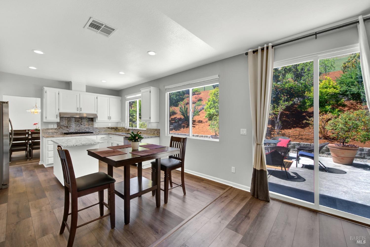 Detail Gallery Image 17 of 67 For 1917 Rollingwood Dr, Fairfield,  CA 94534 - 4 Beds | 2/1 Baths