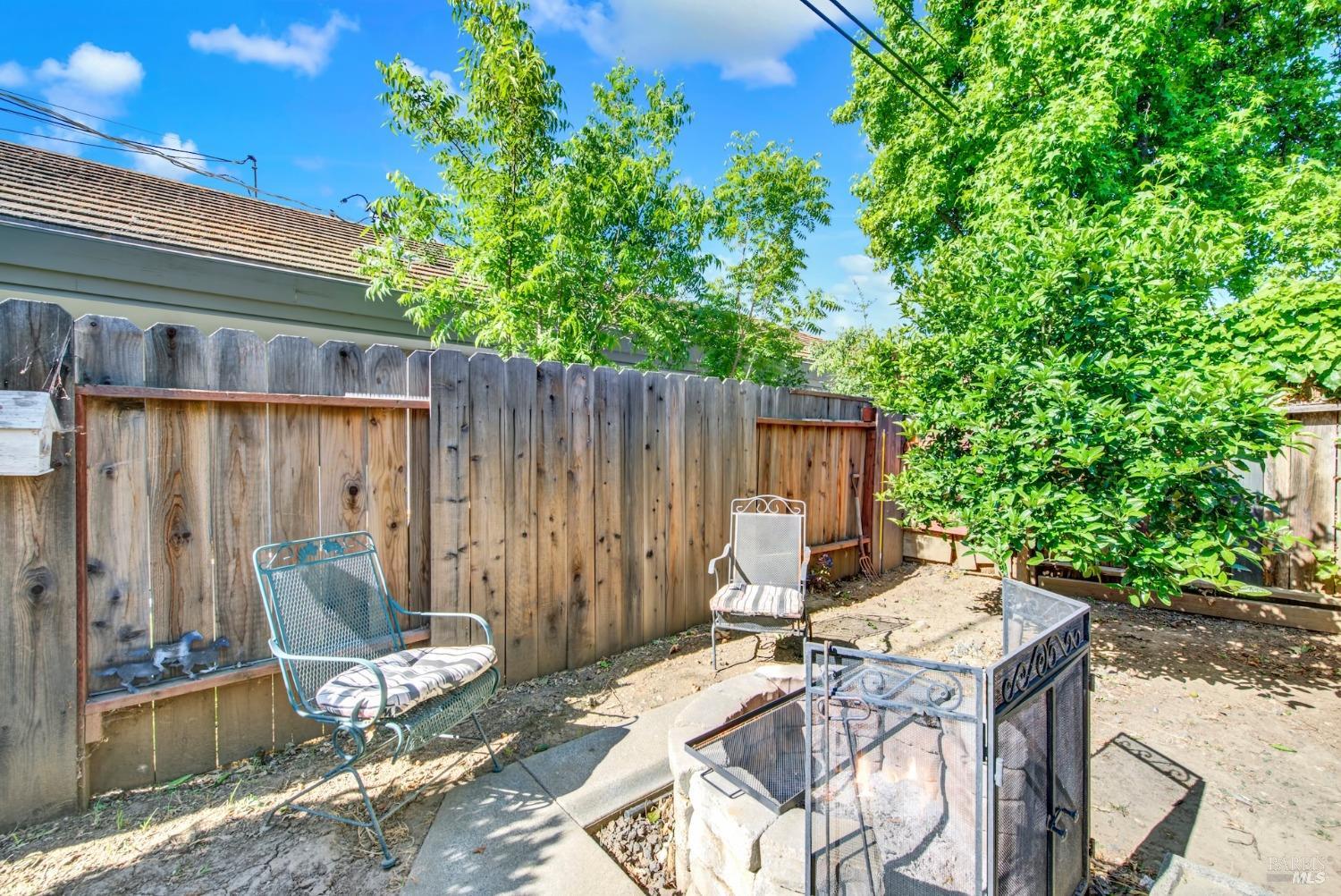 Detail Gallery Image 33 of 37 For 519 Westwood Ct, Vacaville,  CA 95688 - 3 Beds | 2 Baths