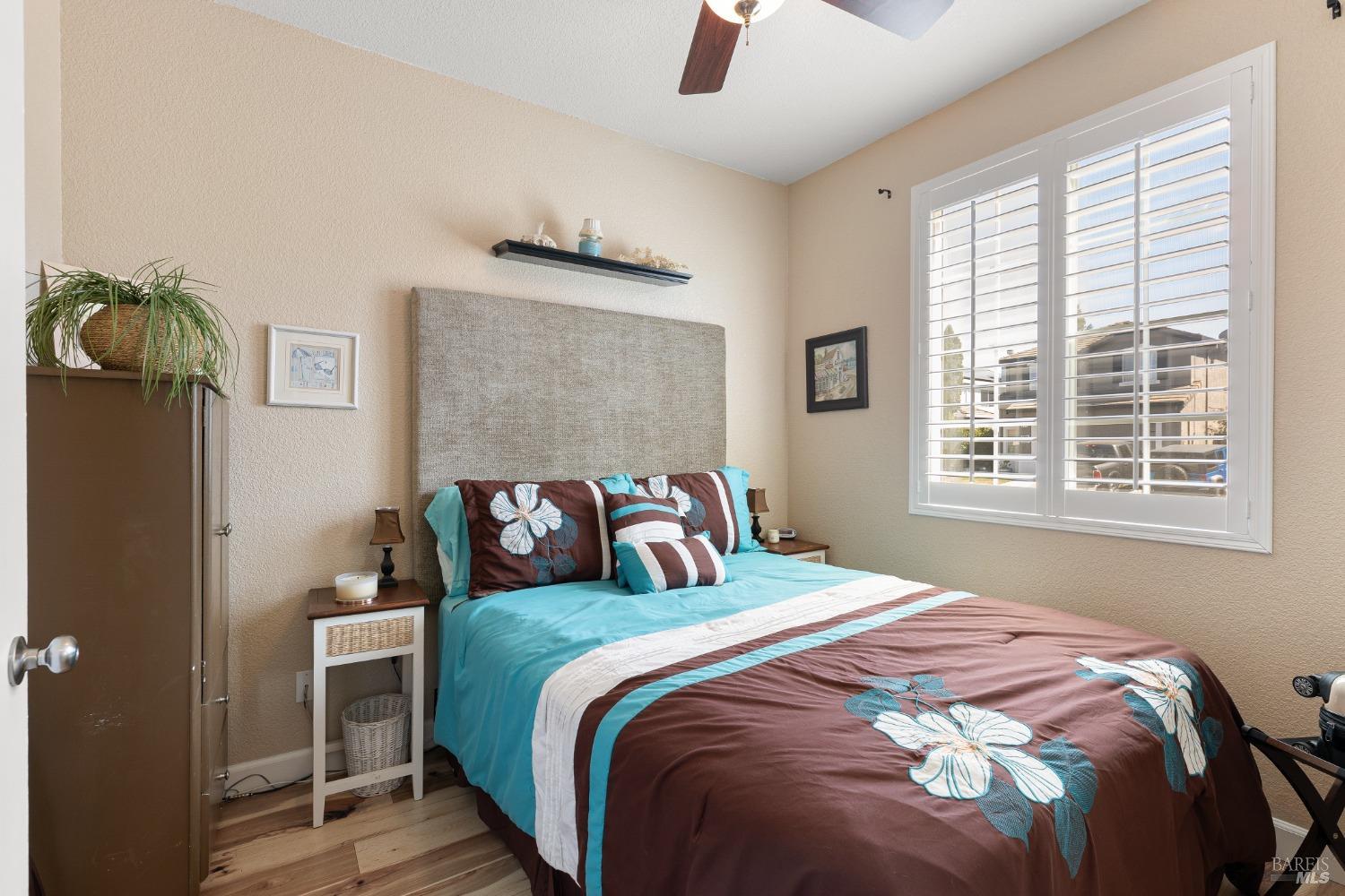 Detail Gallery Image 2 of 36 For 937 Pearwood Ct, Vacaville,  CA 95687 - 3 Beds | 2 Baths