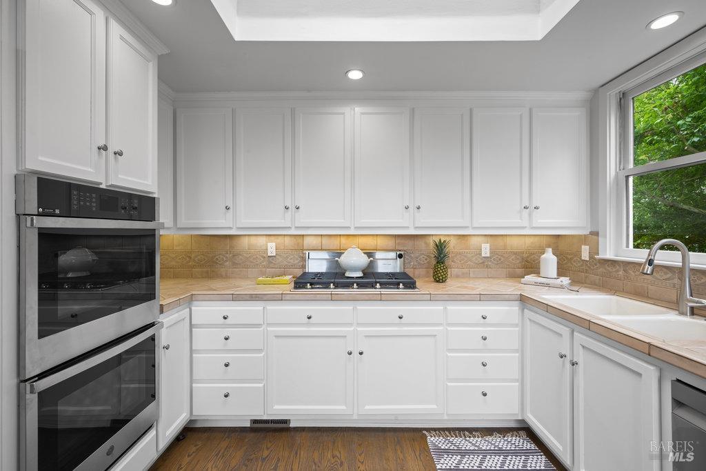 Detail Gallery Image 51 of 98 For 33 Wray Ave, Sausalito,  CA 94965 - 3 Beds | 2 Baths